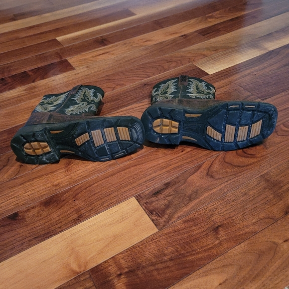 Ariat Boots, Size 3.5 - Picture 4 of 15